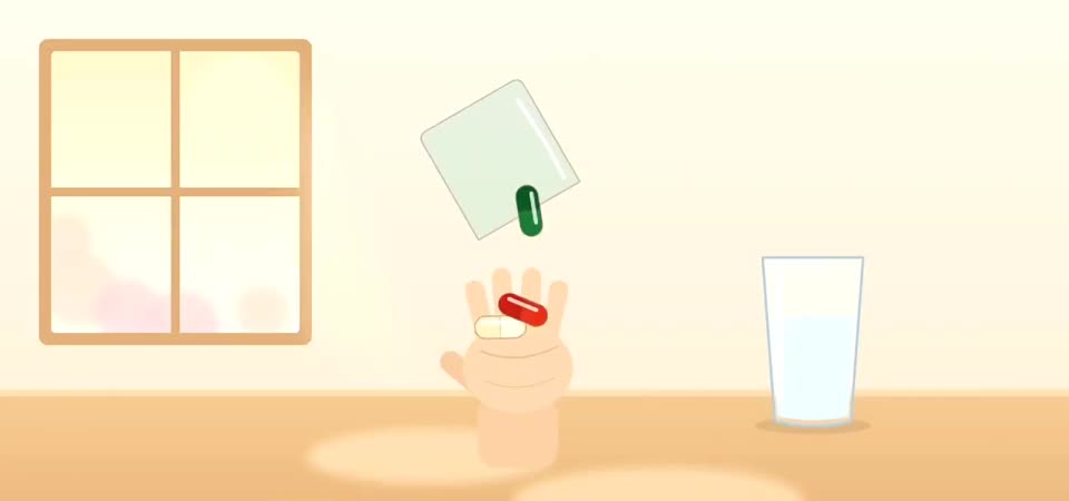 早上起床，手上一包當天的保健品與一杯水